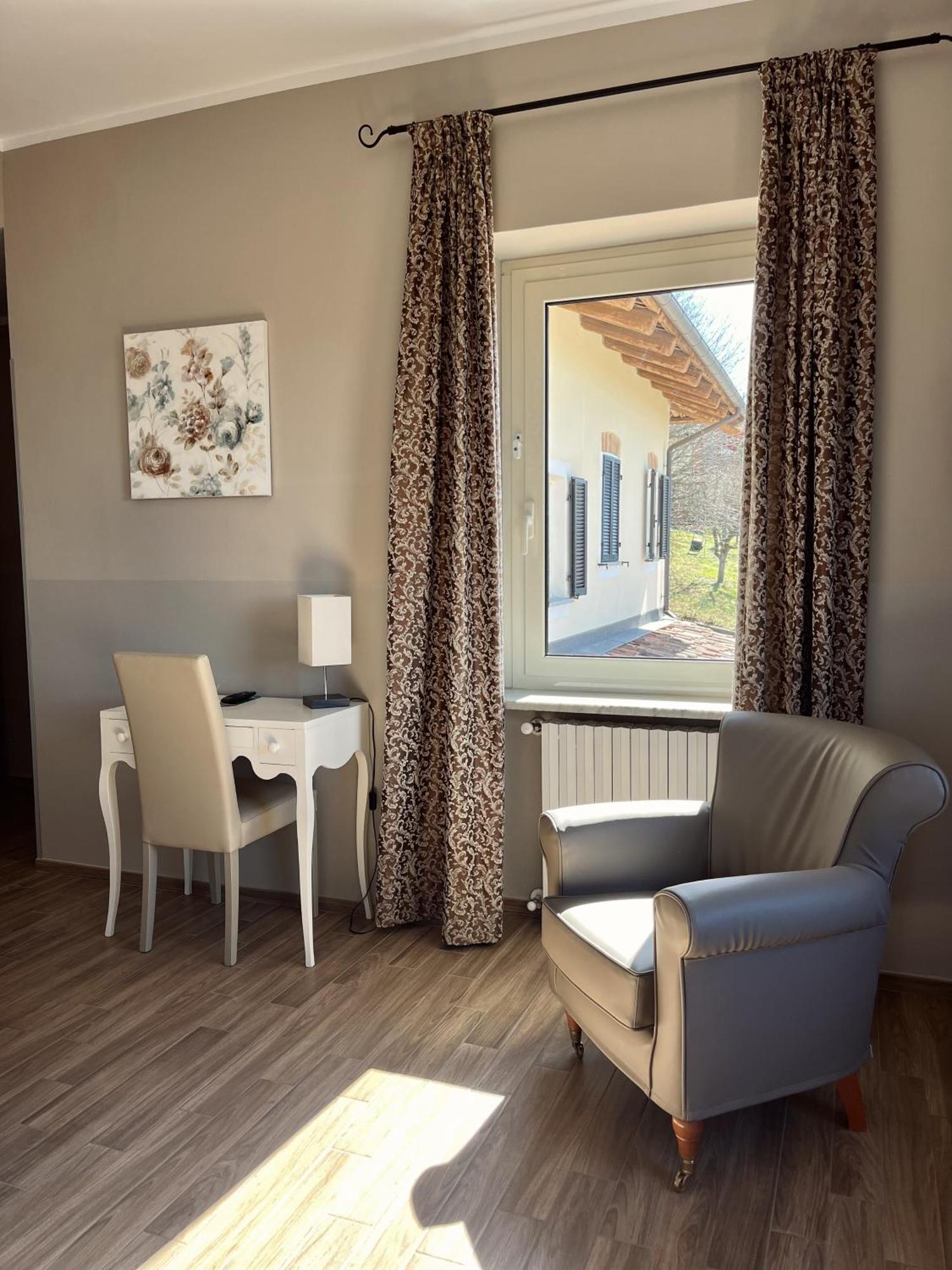 Casa Caimotta Hotel Neive Ngoại thất bức ảnh